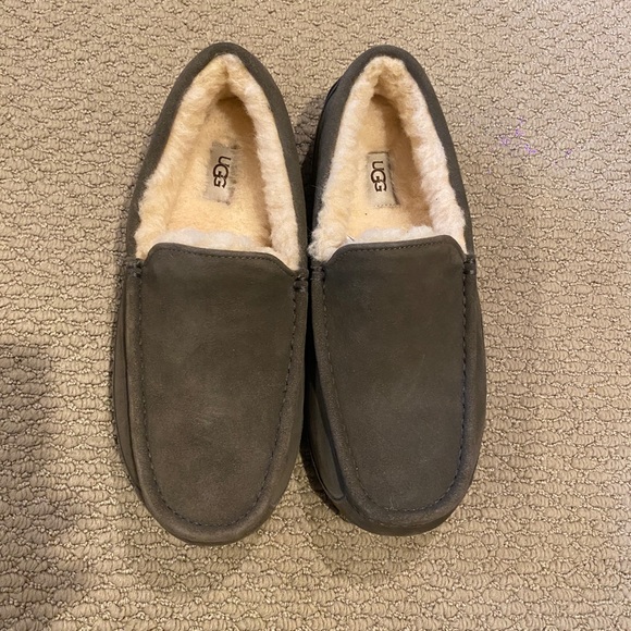 Ugg men's Ascot slipper US size 10. Burnt Olive Color - Picture 1 of 9